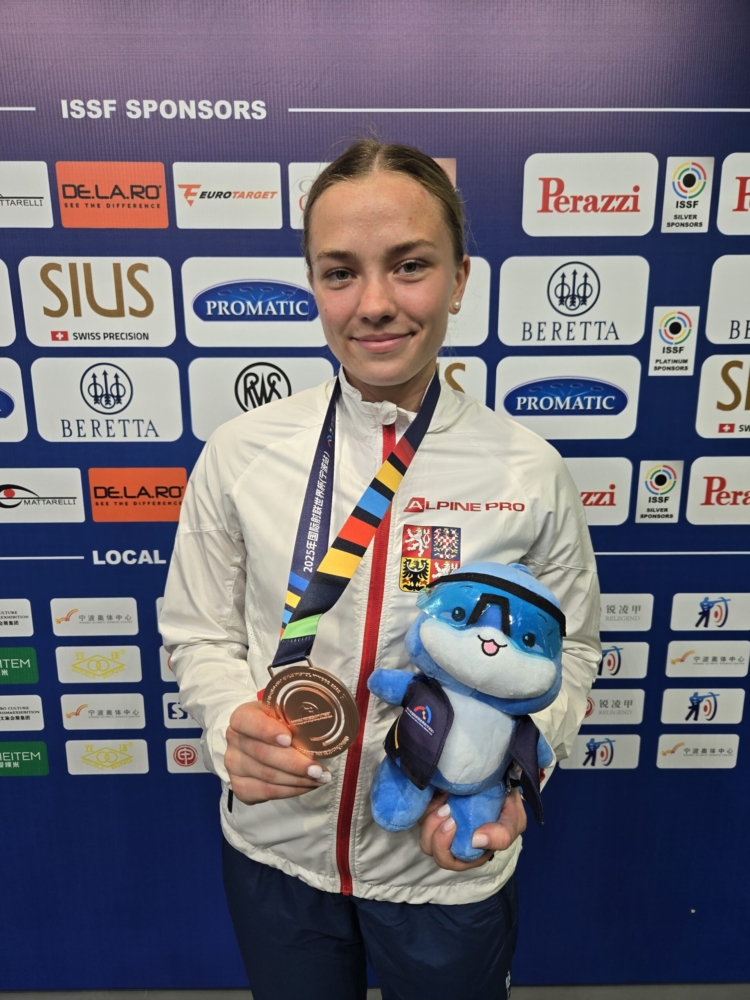 Studentka VŠE bronzová na Světovém poháru ve sportovní střelbě v čínském Ningbu