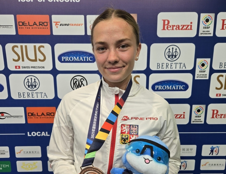 Studentka VŠE bronzová na Světovém poháru ve sportovní střelbě v čínském Ningbu
