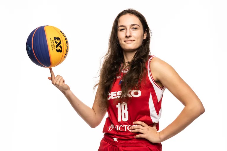 Eliška Hálová, basketbal, FFÚ